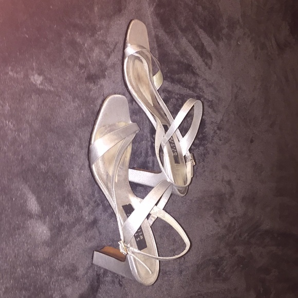 Stuart Weitzman heals - Picture 3 of 3